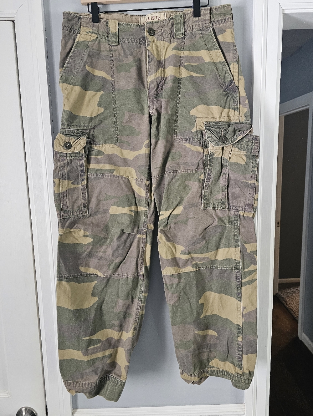 Hollister Green Camouflage Cargo Pants